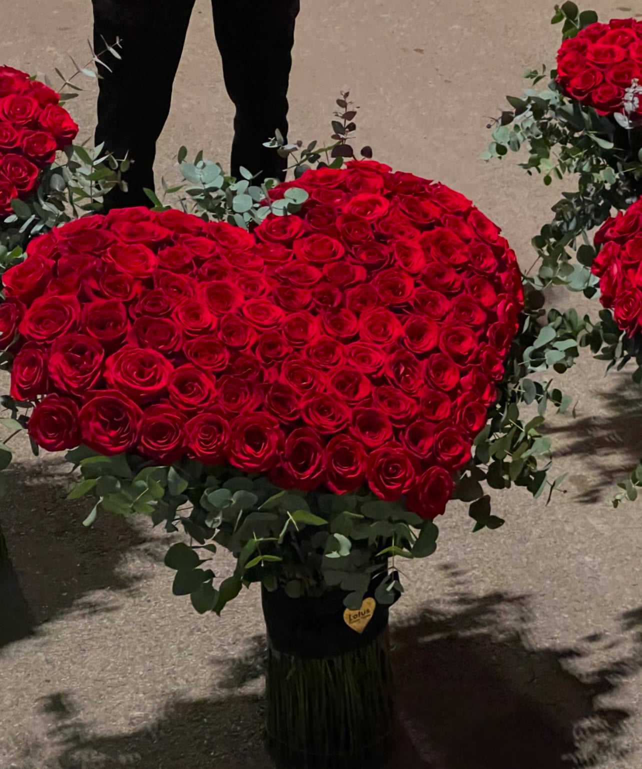 100 Love Shaped Roses